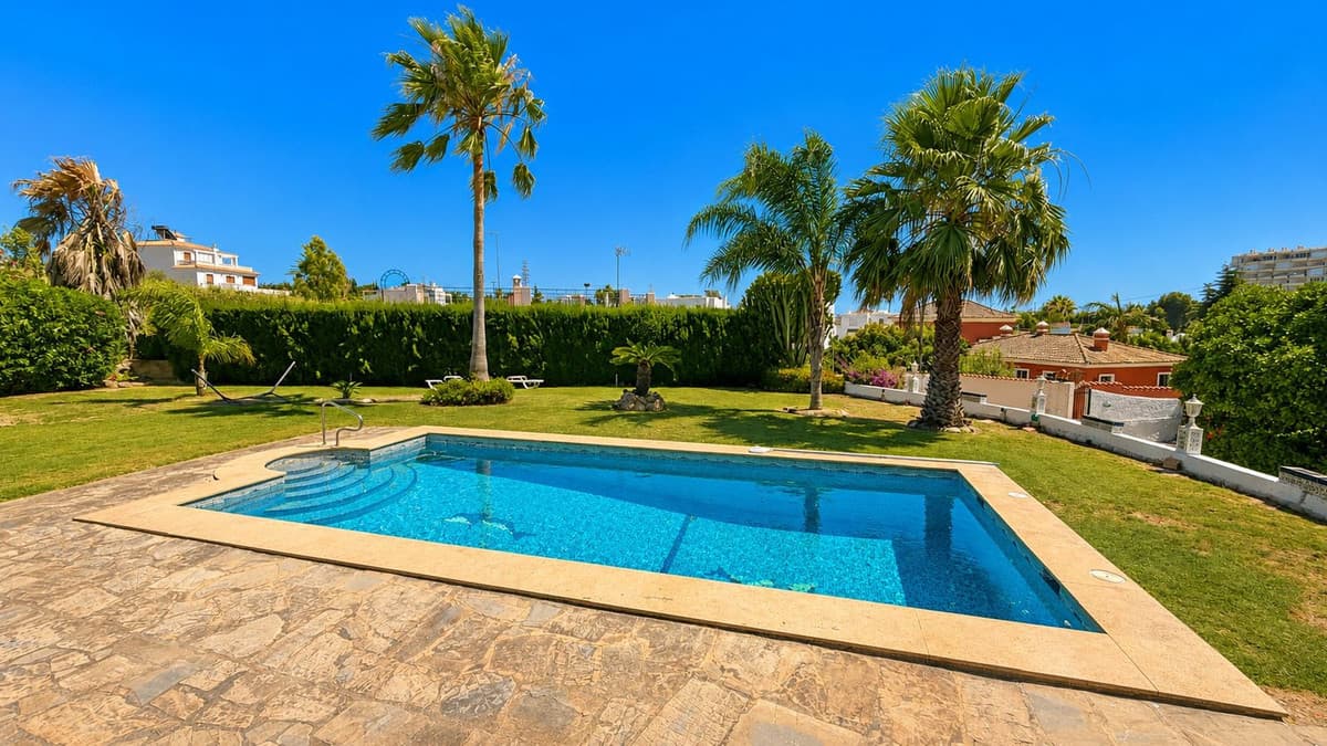 Detached Villa in Estepona — photo 3 of 10
