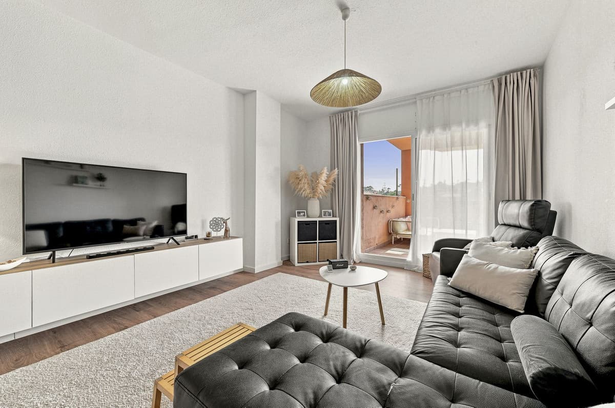 Middle Floor Apartment in Reserva de Marbella — photo 8 of 10