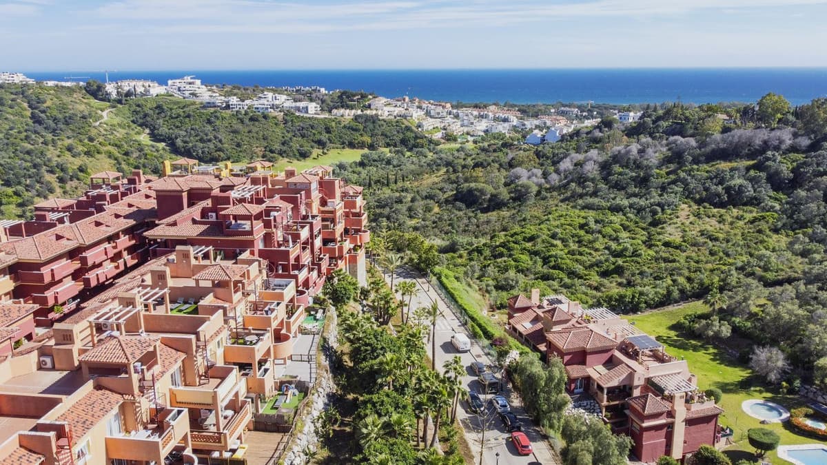 Middle Floor Apartment in Reserva de Marbella — photo 9 of 10
