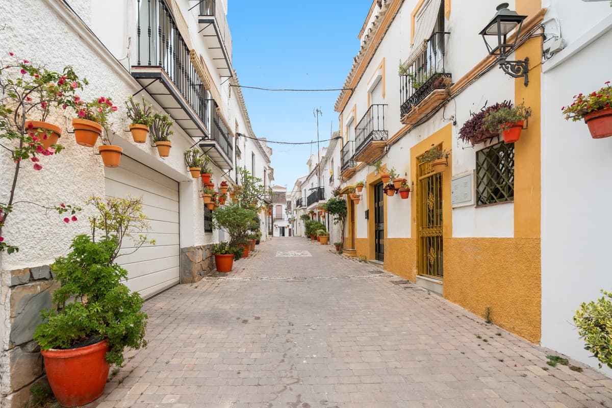 Townhouse in Estepona — photo 1 of 10