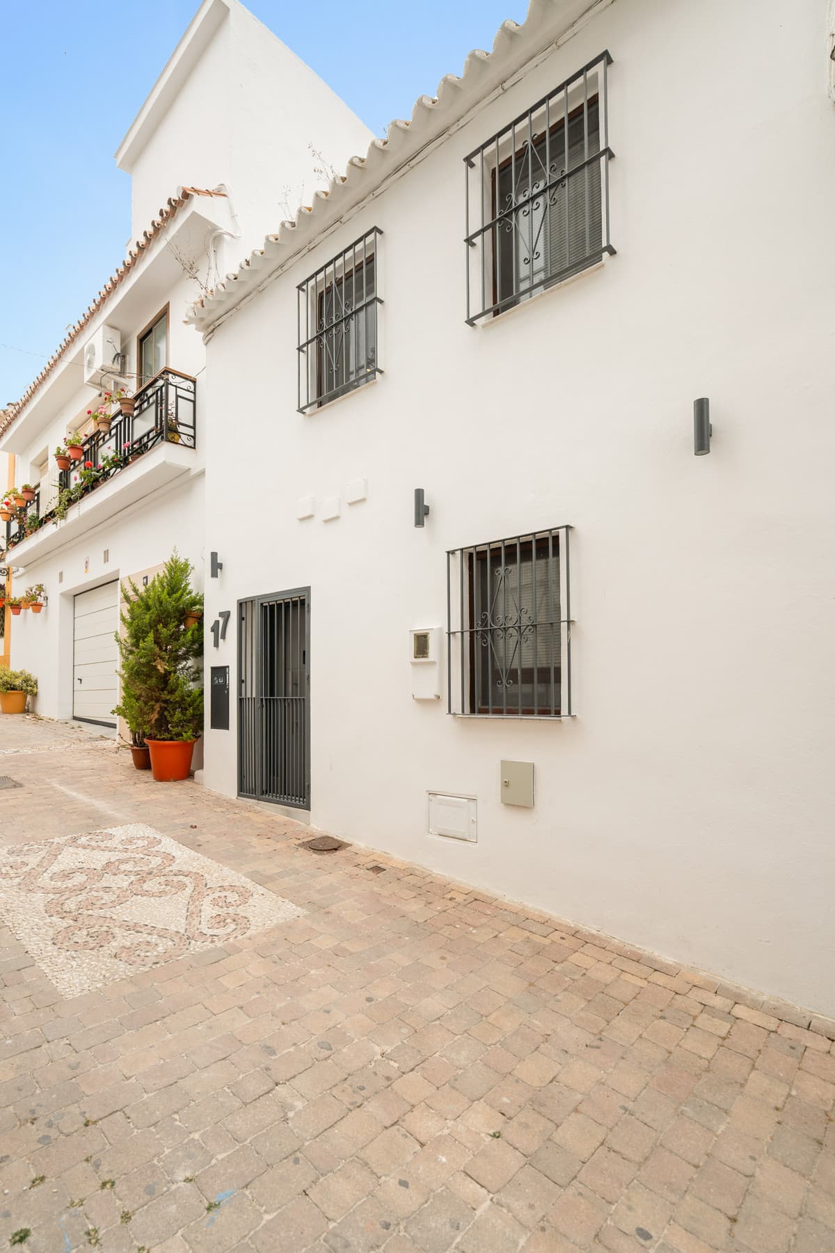 Townhouse in Estepona — photo 2 of 10