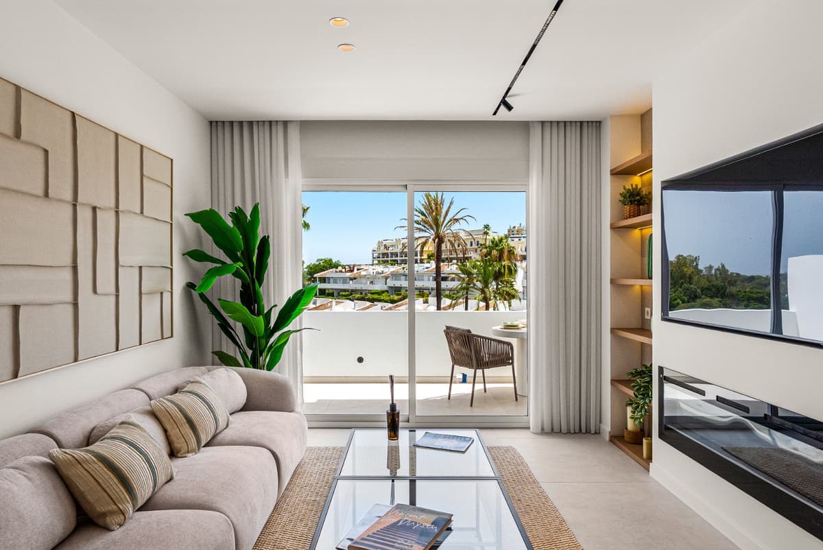 Penthouse Duplex in Nueva Andalucía — photo 4 of 10