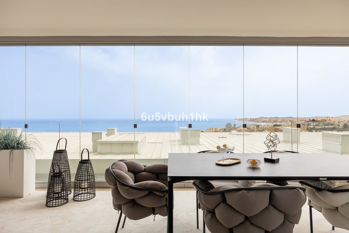 Middle Floor Apartment in Fuengirola — photo 1 of 10