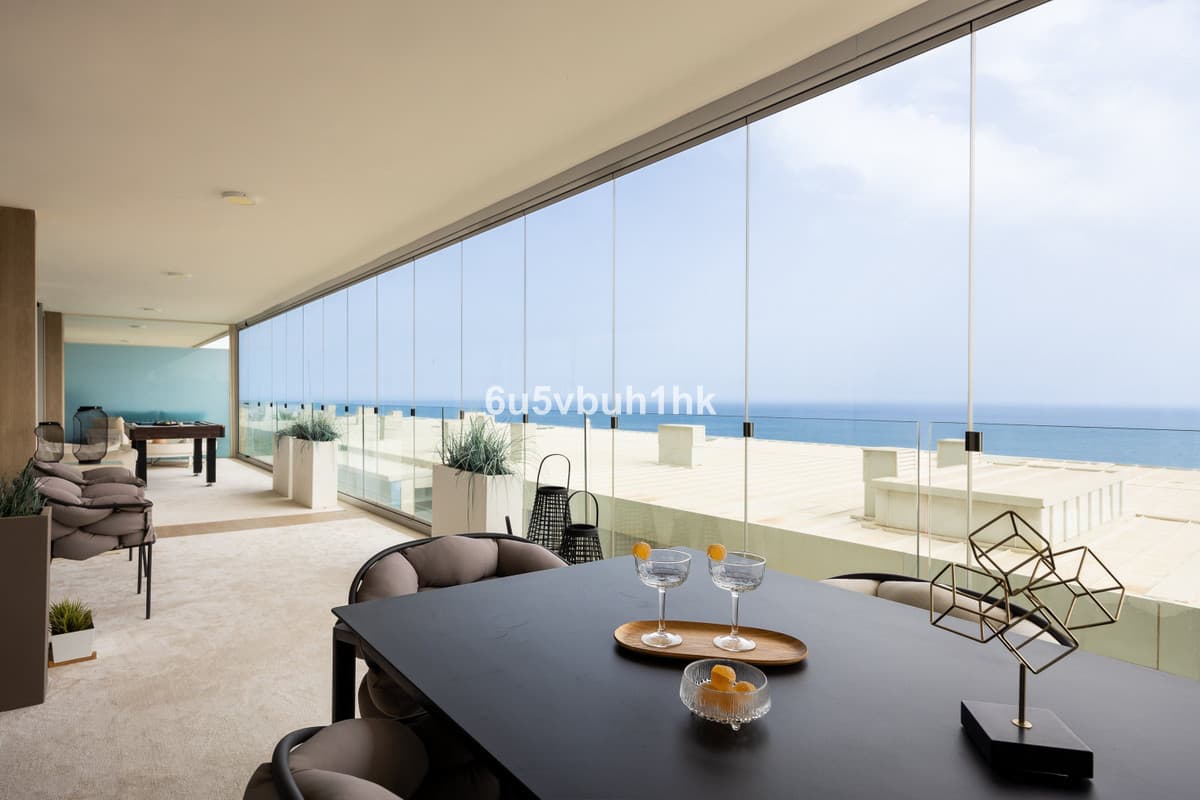 Middle Floor Apartment in Fuengirola — photo 3 of 10