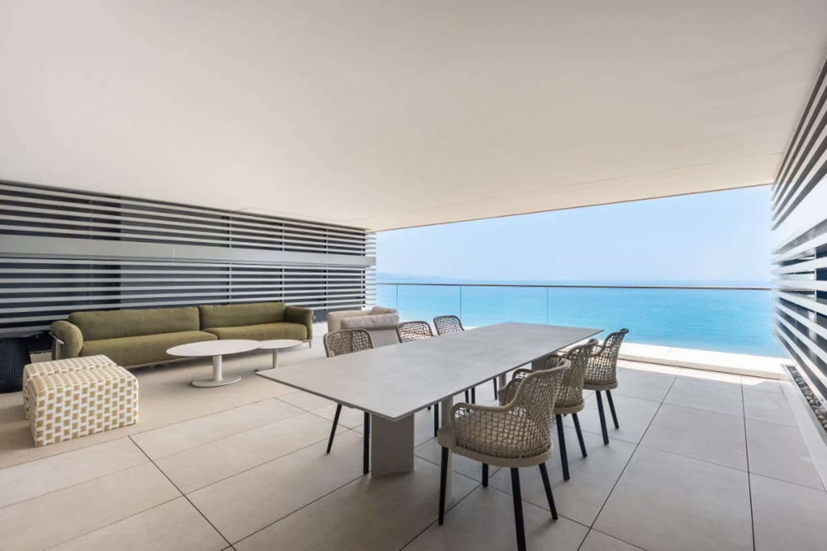 Middle Floor Apartment in Málaga — photo 3 of 10