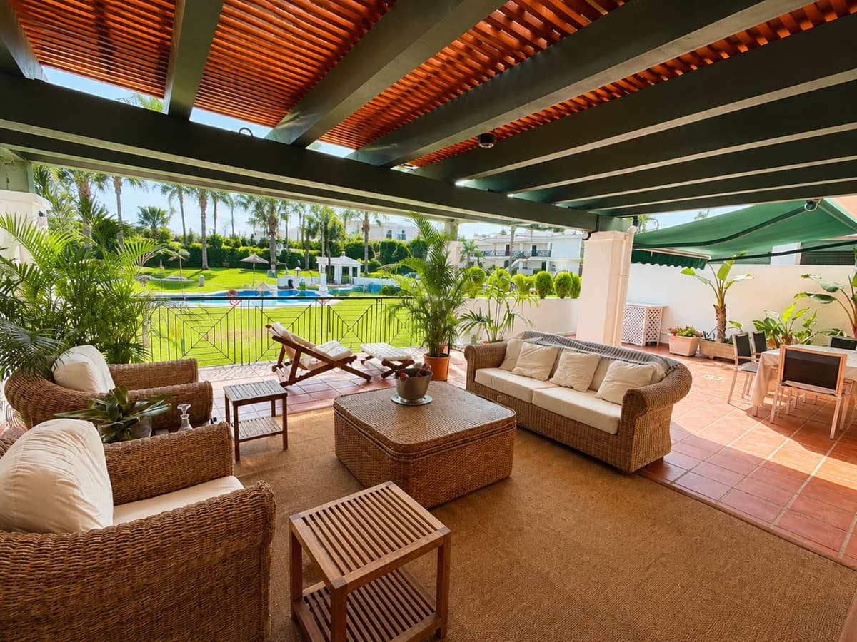 Middle Floor Apartment in Nueva Andalucía — photo 1 of 10