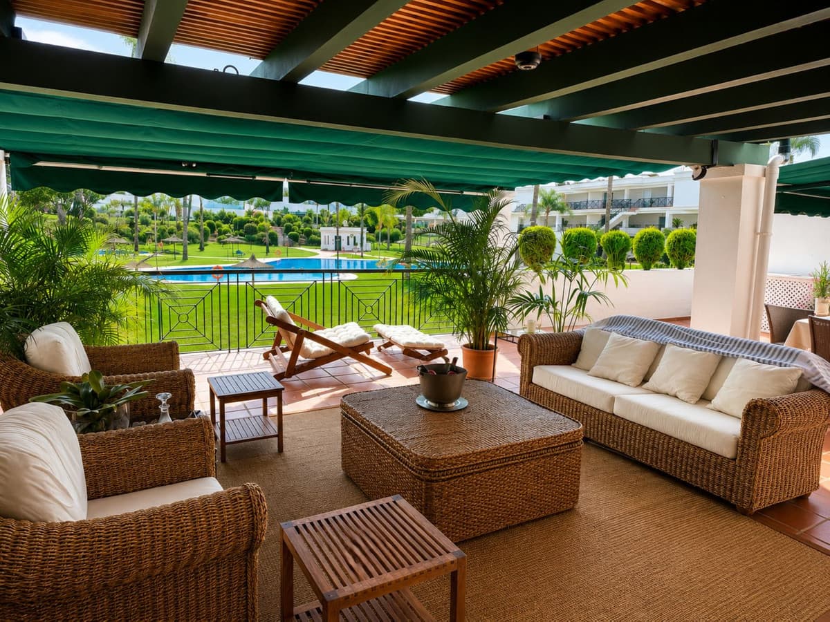 Middle Floor Apartment in Nueva Andalucía — photo 2 of 10