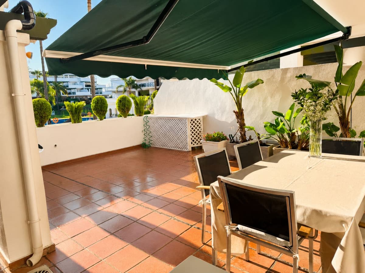 Middle Floor Apartment in Nueva Andalucía — photo 3 of 10