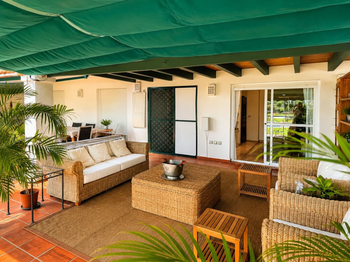 Middle Floor Apartment in Nueva Andalucía — photo 5 of 10