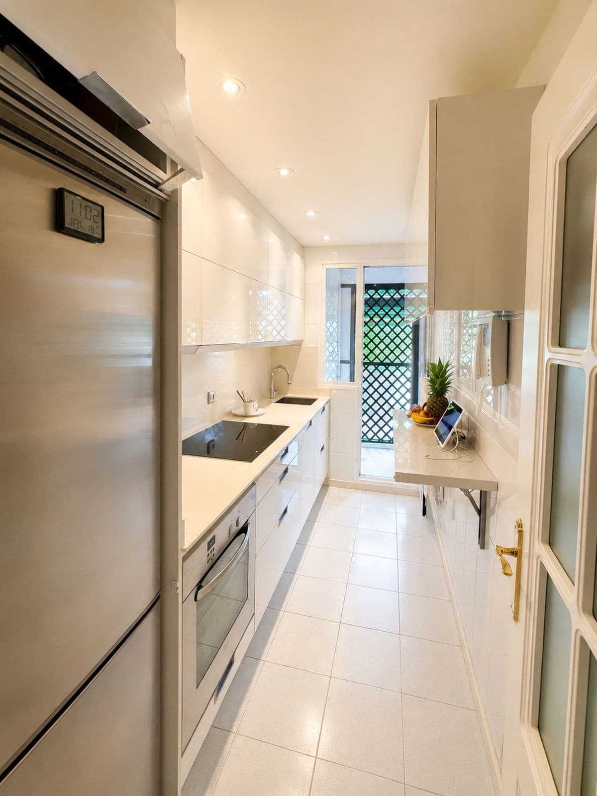 Middle Floor Apartment in Nueva Andalucía — photo 8 of 10