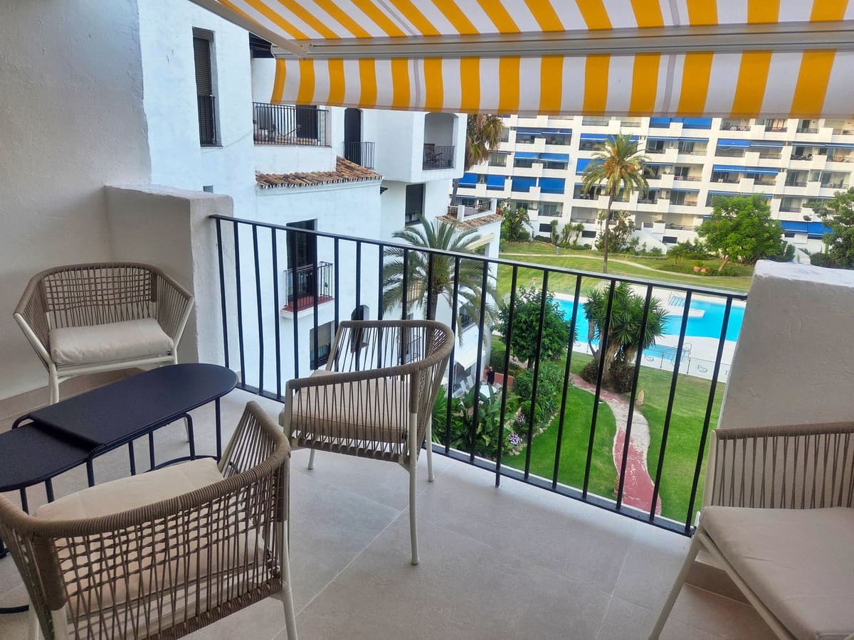 Middle Floor Apartment in Puerto Banús — photo 1 of 10