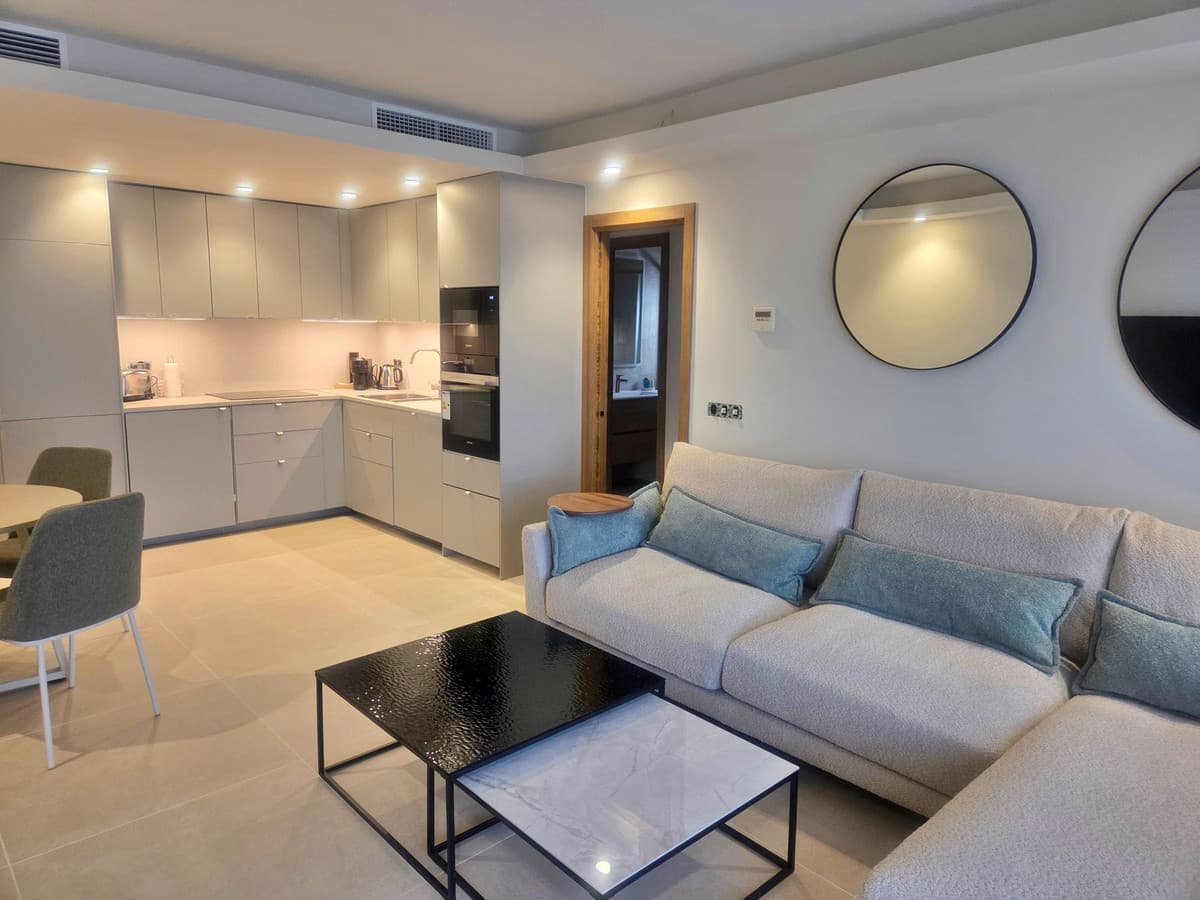 Middle Floor Apartment in Puerto Banús — photo 4 of 10