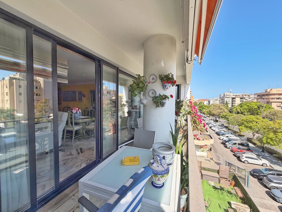 Middle Floor Apartment in Marbella — photo 6 of 10