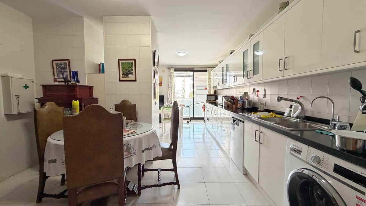 Middle Floor Apartment in Marbella — photo 10 of 10