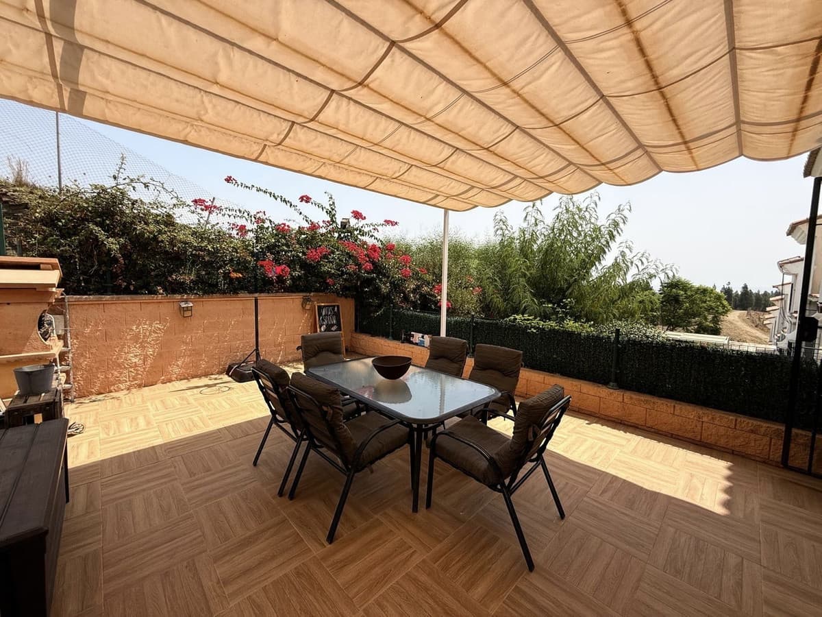 Townhouse in Cerros del Aguila — photo 2 of 10