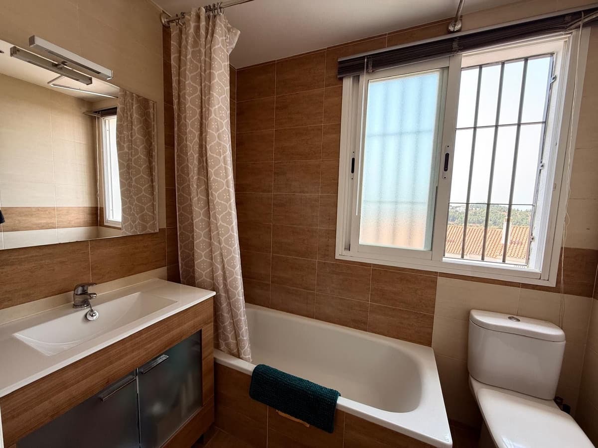 Townhouse in Cerros del Aguila — photo 10 of 10