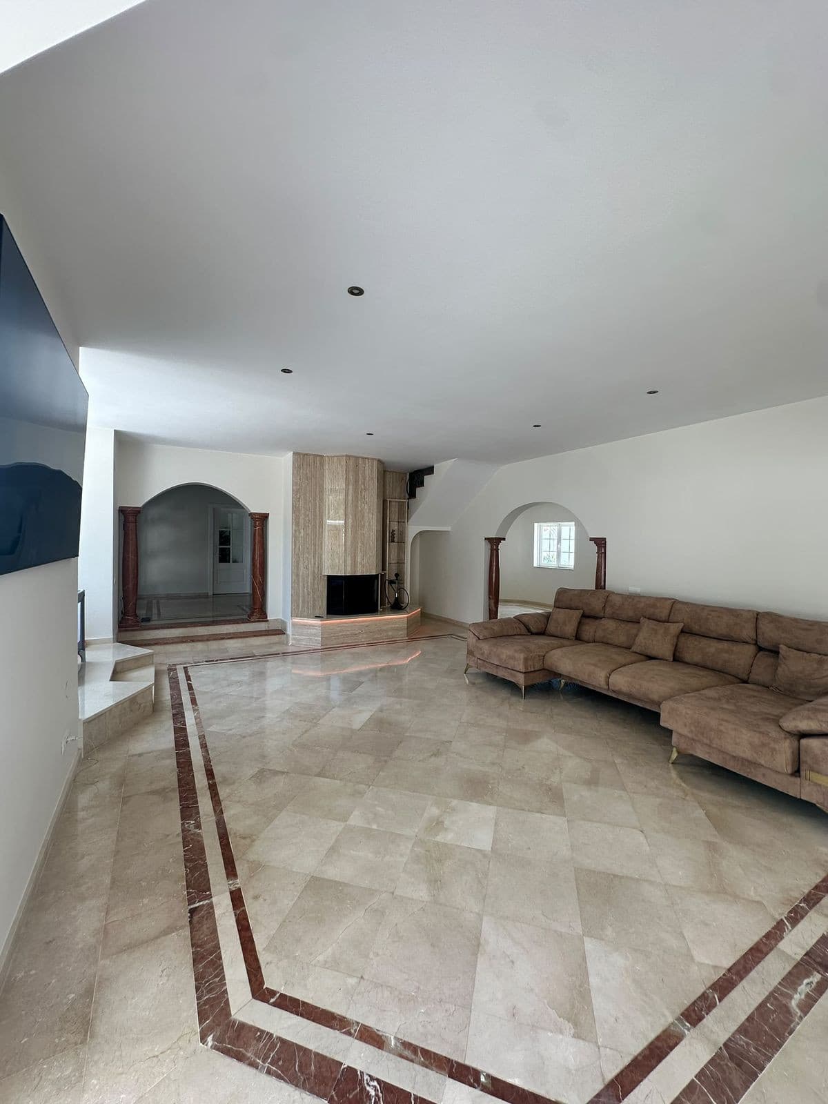 Detached Villa in Estepona — photo 3 of 10