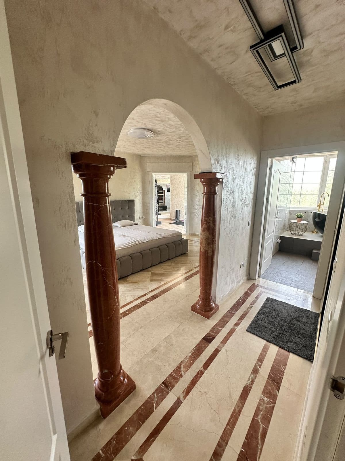 Detached Villa in Estepona — photo 4 of 10