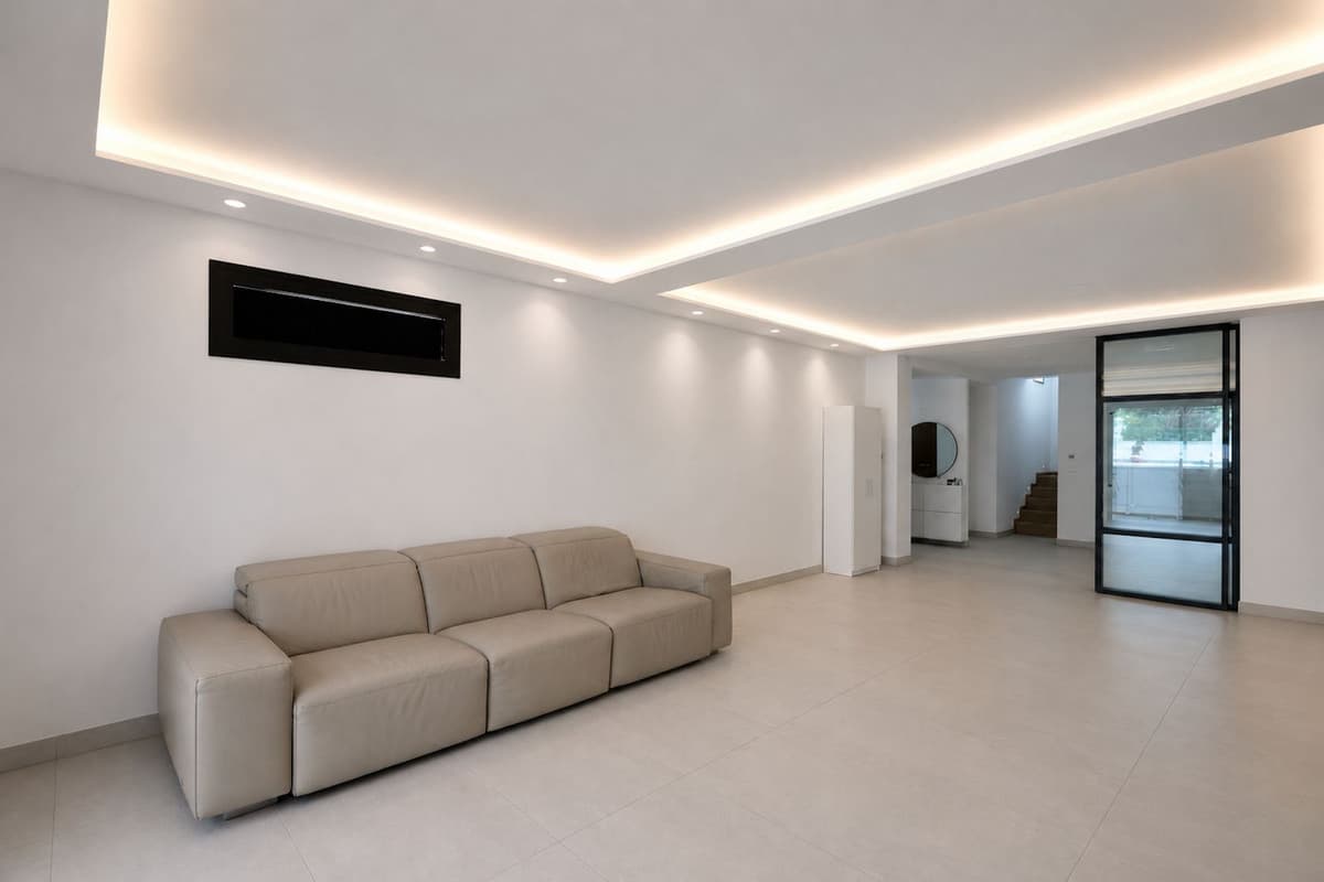 Semi-Detached House in Nueva Andalucía — photo 2 of 10