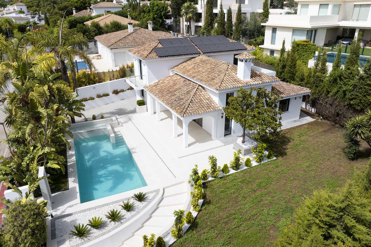 Detached Villa in Guadalmina Alta — photo 1 of 10