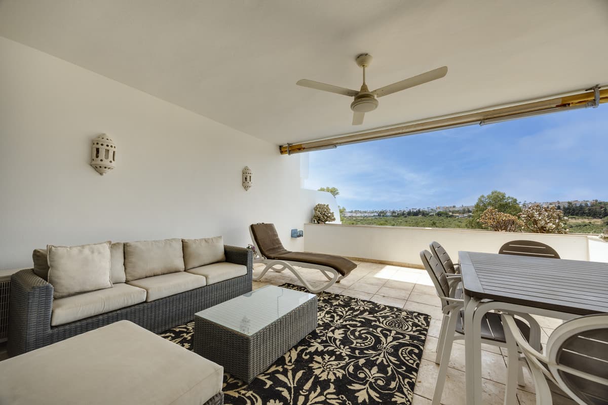 Middle Floor Apartment in Guadalmina Alta — photo 3 of 10