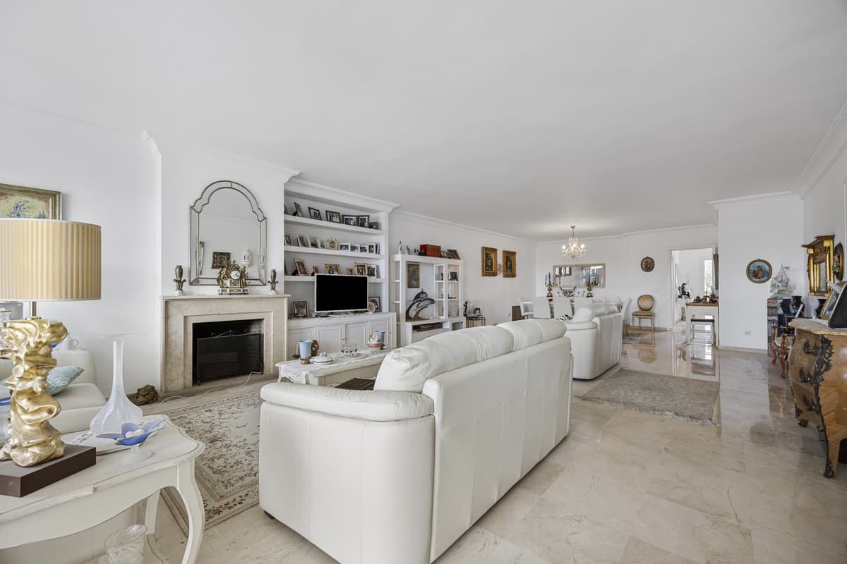 Middle Floor Apartment in Guadalmina Alta — photo 4 of 10