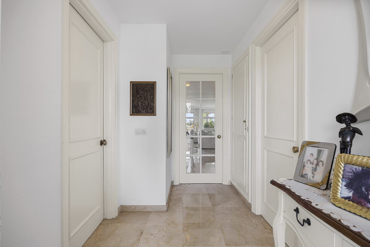 Middle Floor Apartment in Guadalmina Alta — photo 10 of 10