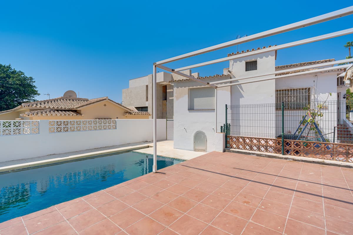 Detached Villa in Nueva Andalucía — photo 7 of 10