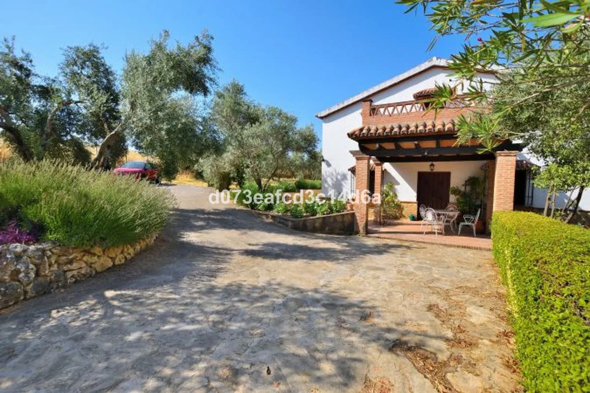 Cortijo in Arriate — photo 1 of 10