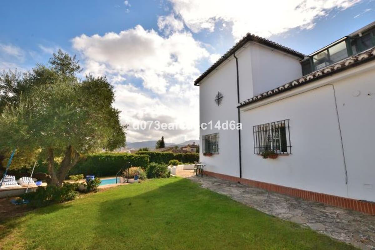 Detached Villa in Ronda — photo 4 of 10