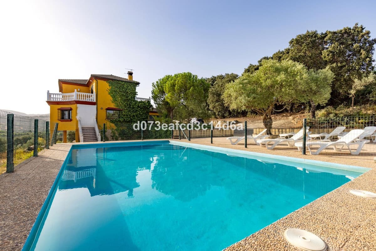 Detached Villa in Ronda — photo 1 of 10