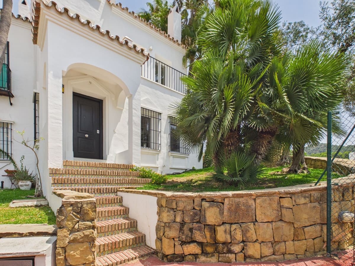 Semi-Detached House in Istán — photo 3 of 10