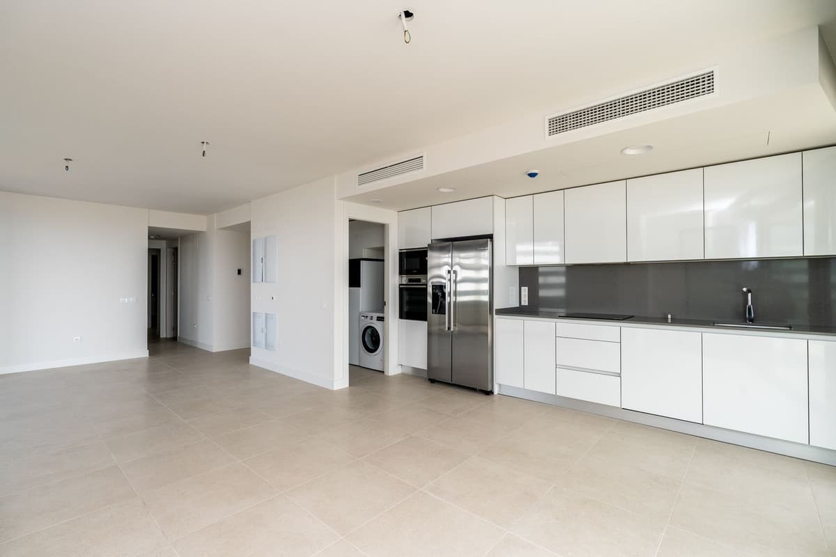 Middle Floor Apartment in Torremolinos — photo 3 of 10
