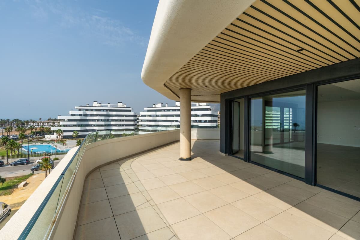 Middle Floor Apartment in Torremolinos — photo 8 of 10