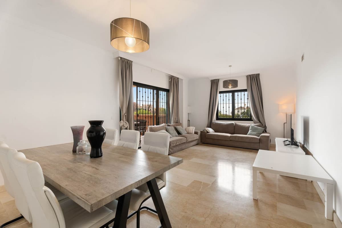 Ground Floor Apartment in Elviria — photo 8 of 10