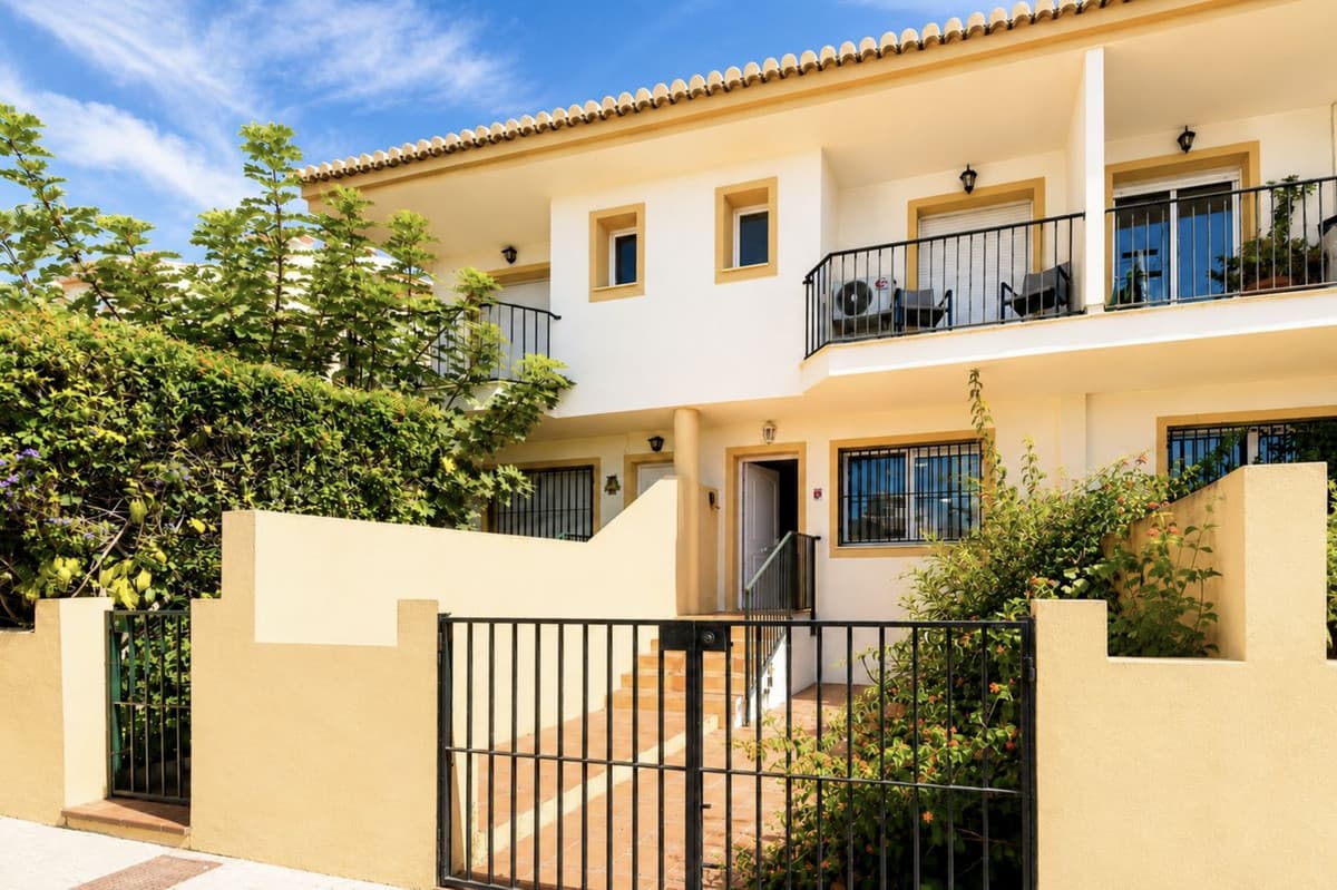 Townhouse in Costabella — photo 1 of 10