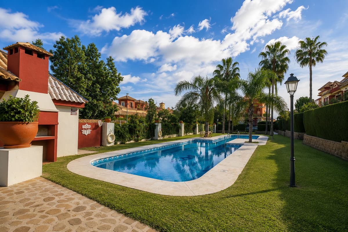 Townhouse in Torrequebrada — photo 4 of 10