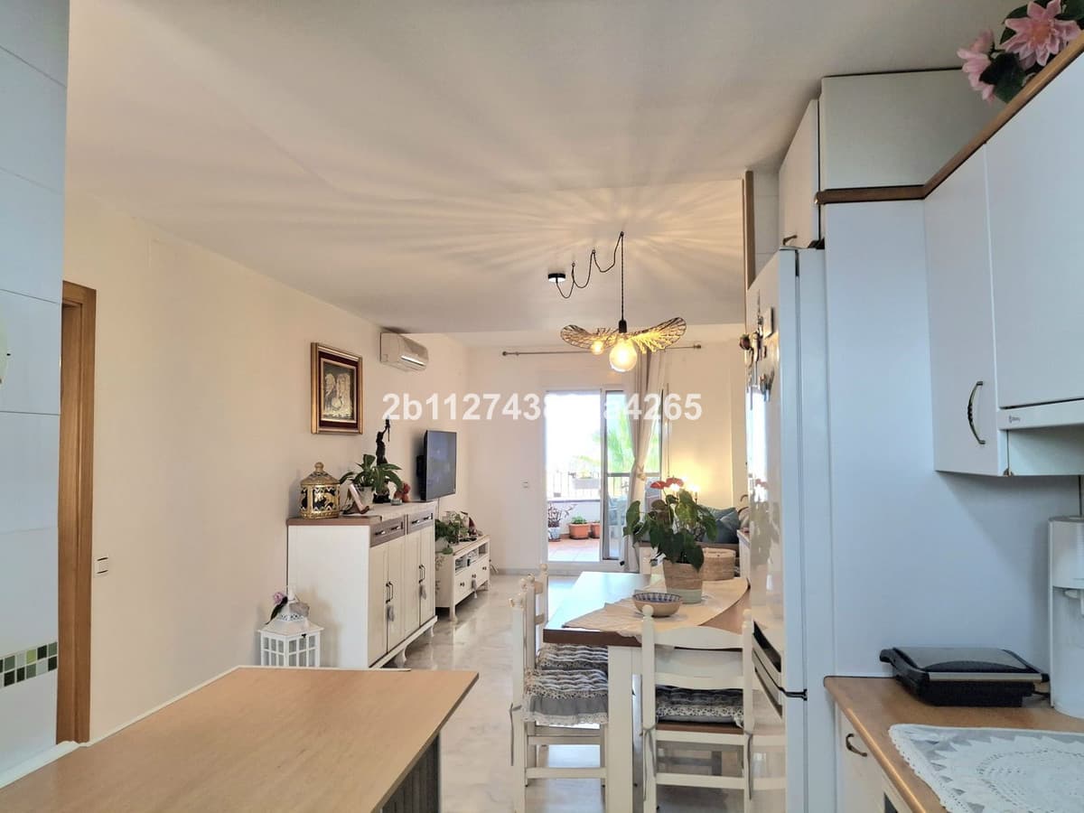 Middle Floor Apartment in Riviera del Sol — photo 5 of 10