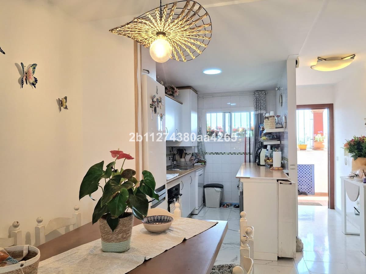 Middle Floor Apartment in Riviera del Sol — photo 10 of 10