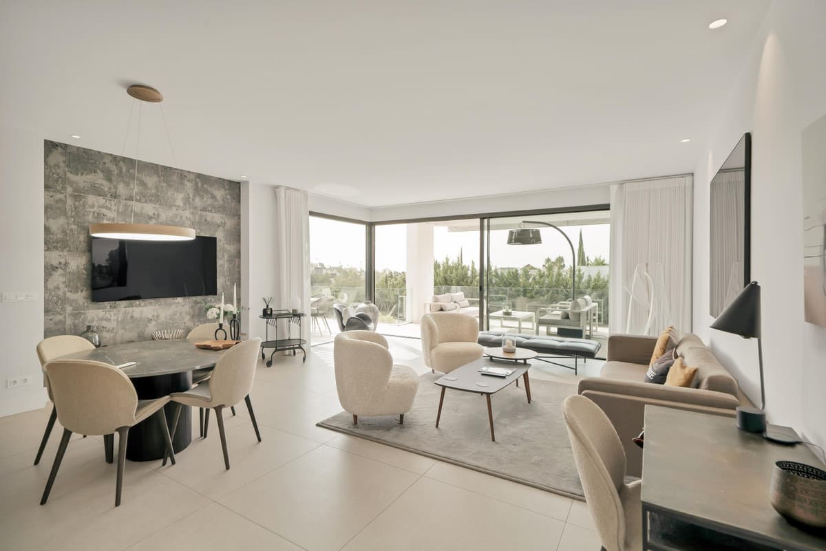 Middle Floor Apartment in La Quinta — photo 1 of 10