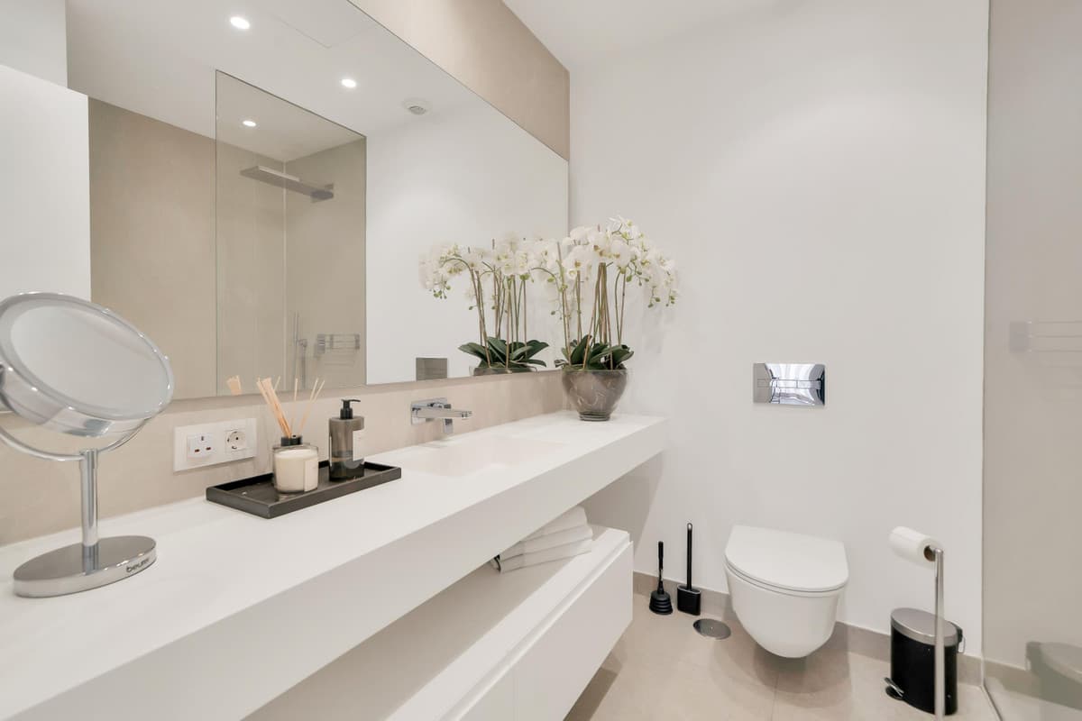Middle Floor Apartment in La Quinta — photo 7 of 10