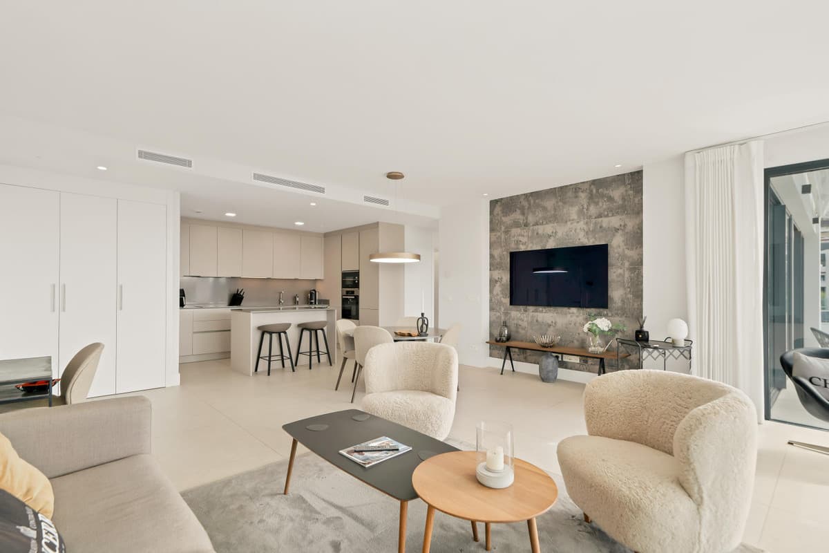 Middle Floor Apartment in La Quinta — photo 9 of 10
