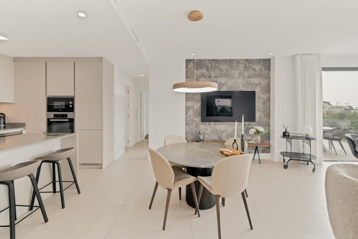 Middle Floor Apartment in La Quinta — photo 10 of 10