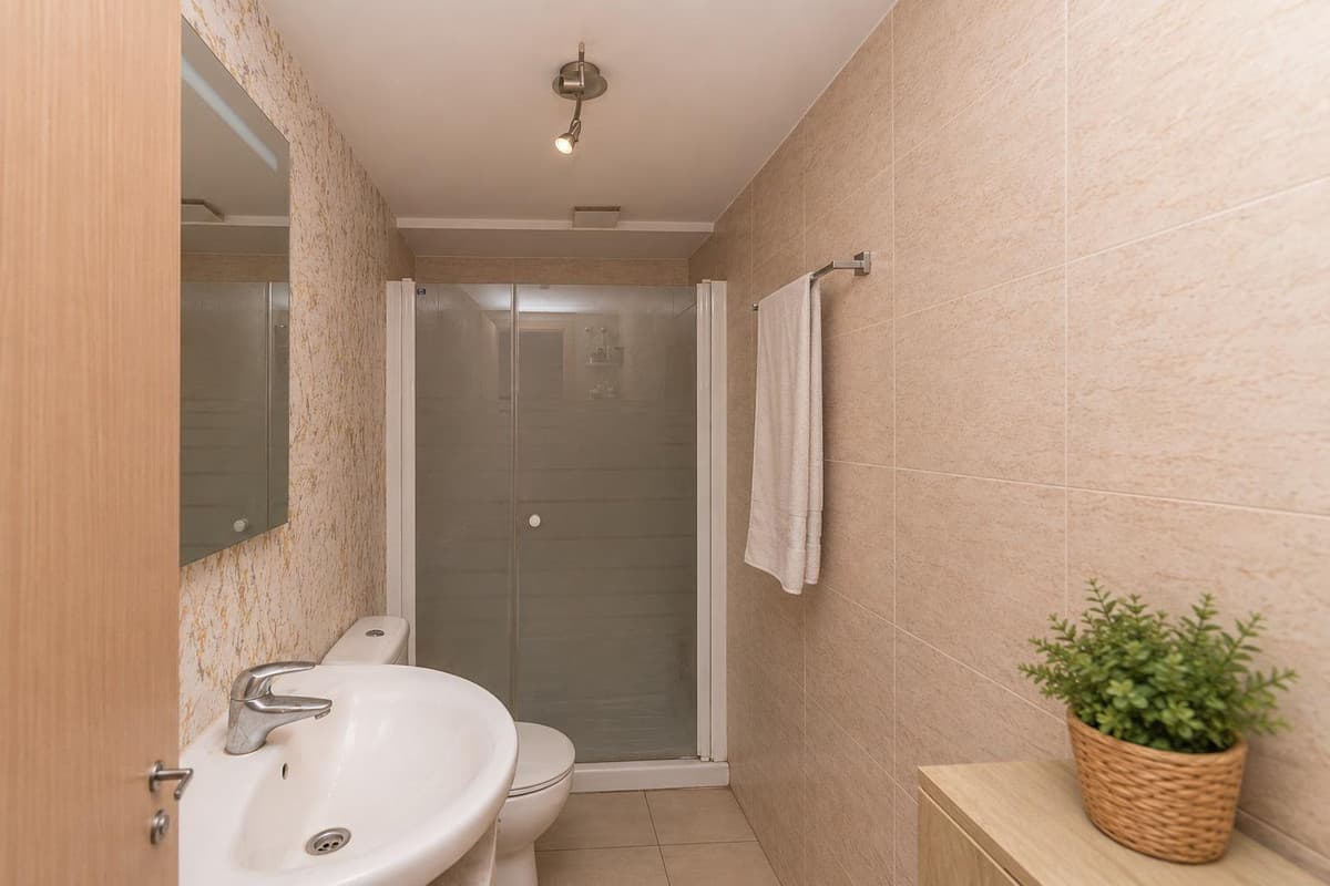 Middle Floor Apartment in Marbella — photo 10 of 10