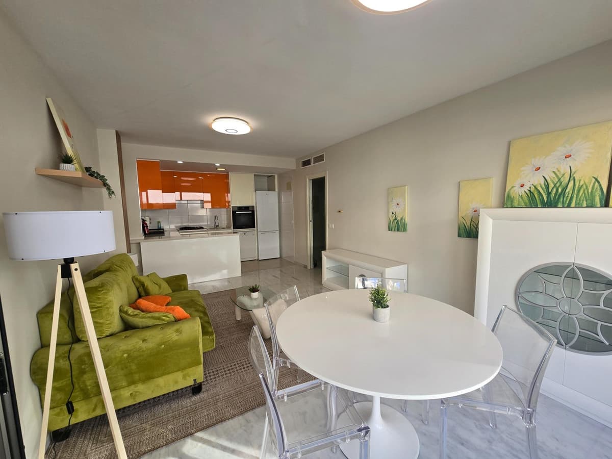 Middle Floor Apartment in Benalmadena — photo 5 of 10
