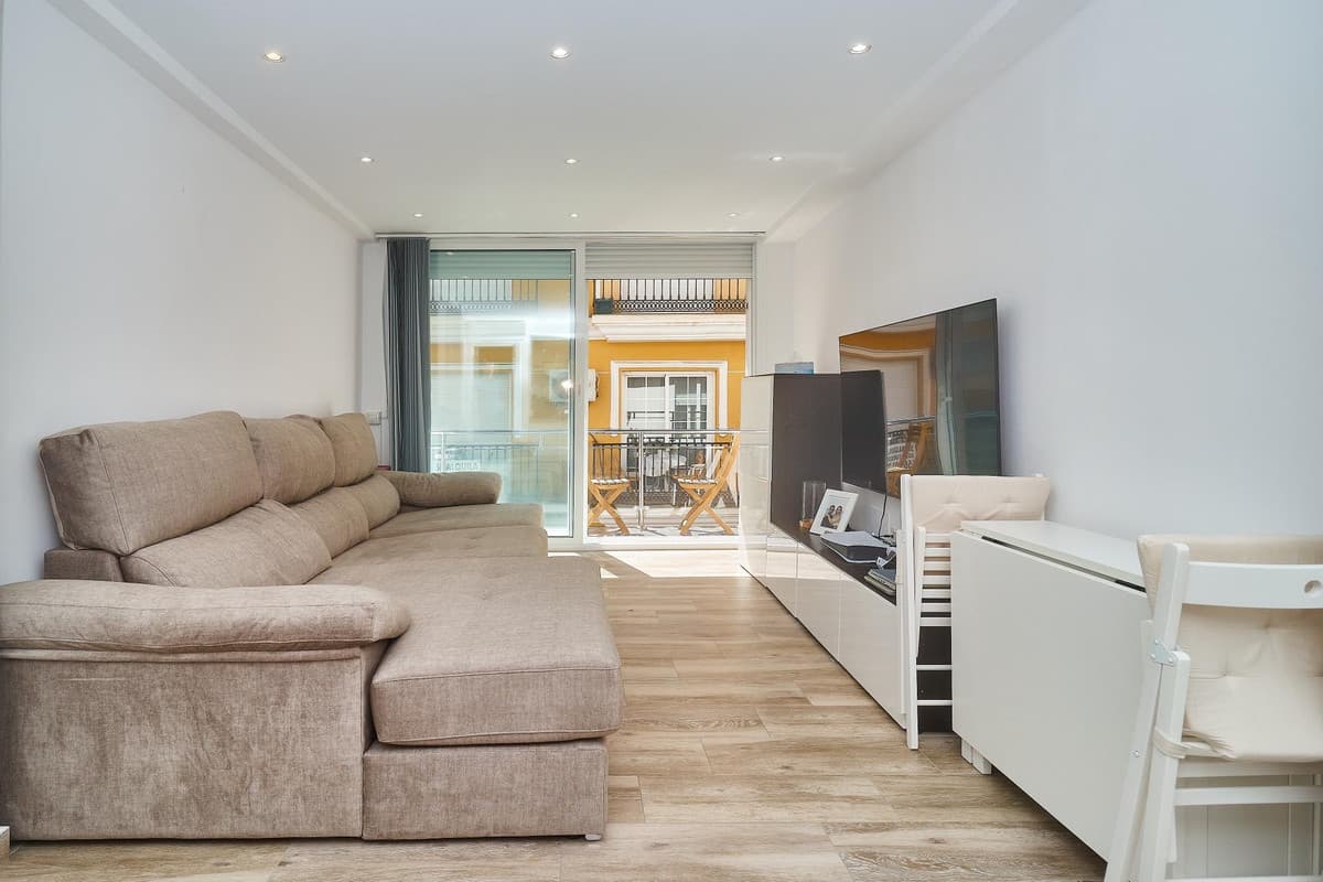 Middle Floor Apartment in Fuengirola — photo 2 of 10