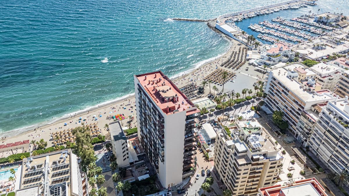 Middle Floor Apartment in Marbella — photo 2 of 10