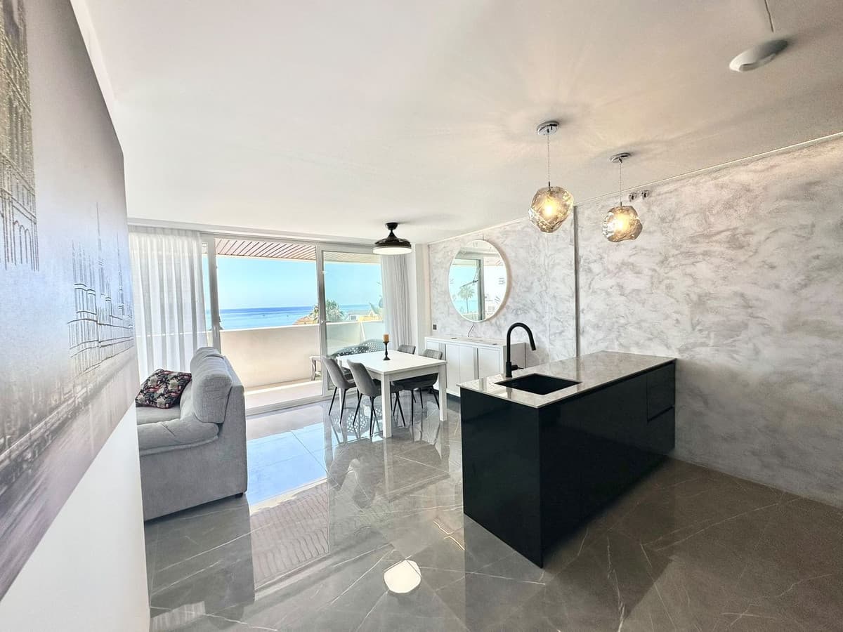 Middle Floor Apartment in Benalmadena Costa — photo 4 of 10