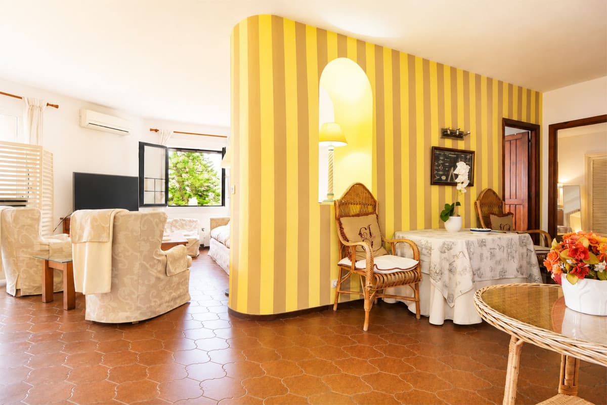 Middle Floor Apartment in Puerto de Cabopino — photo 3 of 10