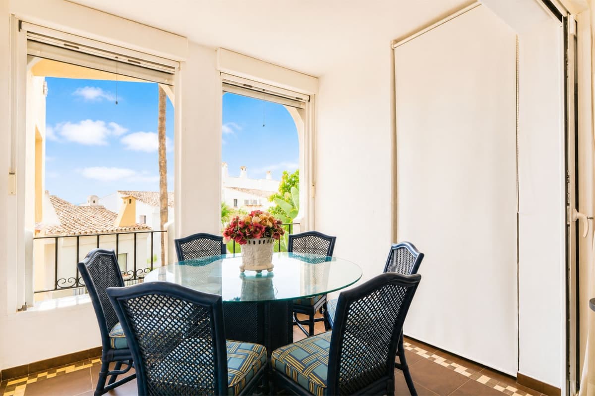 Middle Floor Apartment in Puerto de Cabopino — photo 5 of 10